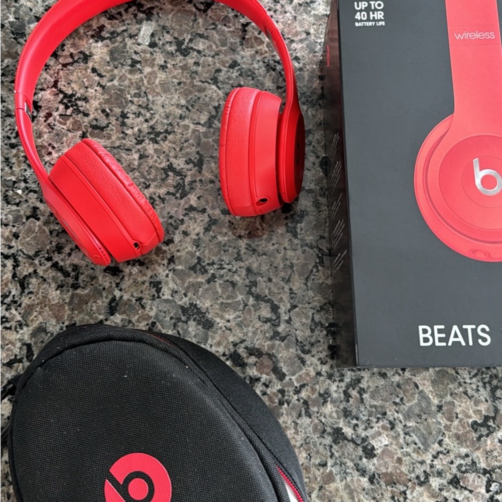 Red Apple Beats Solo 3 Wireless Headphones